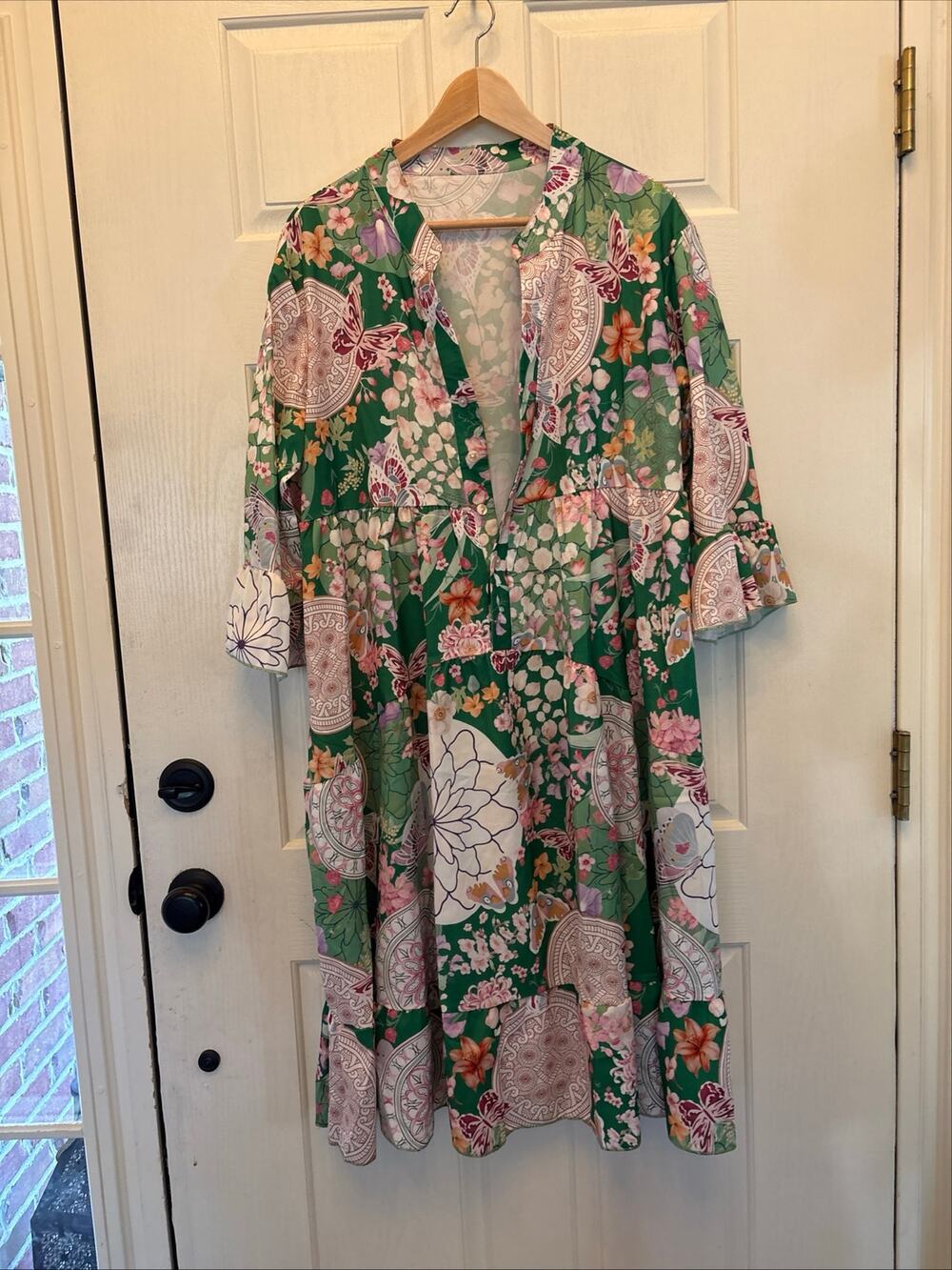 Flowy boho floral coastal feminine dress size L NWOT